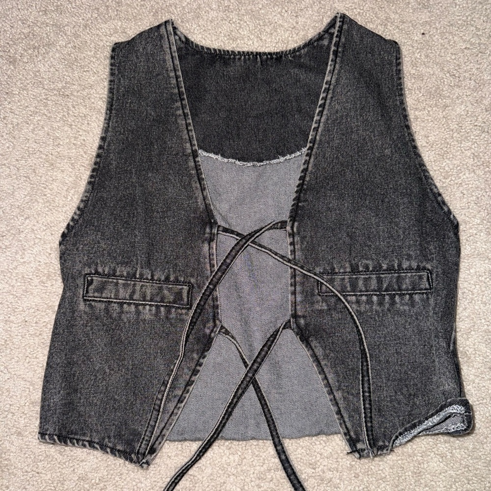 Stylish Gray Denim Vest